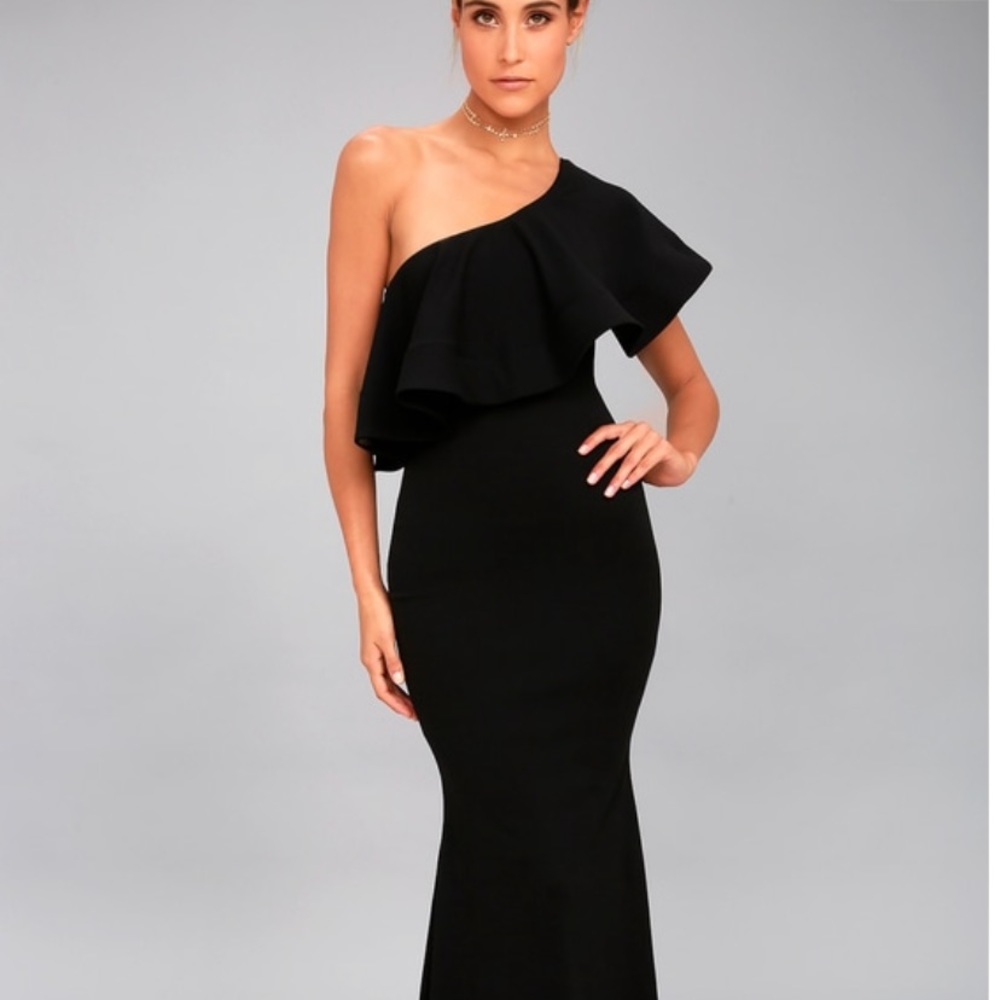 One shoulder, black evening dress